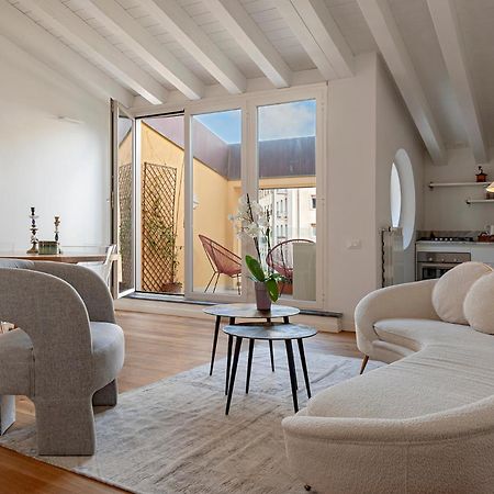 Waterfront Balcony I Grani 5 Resort Grand Suite Livorno Esterno foto